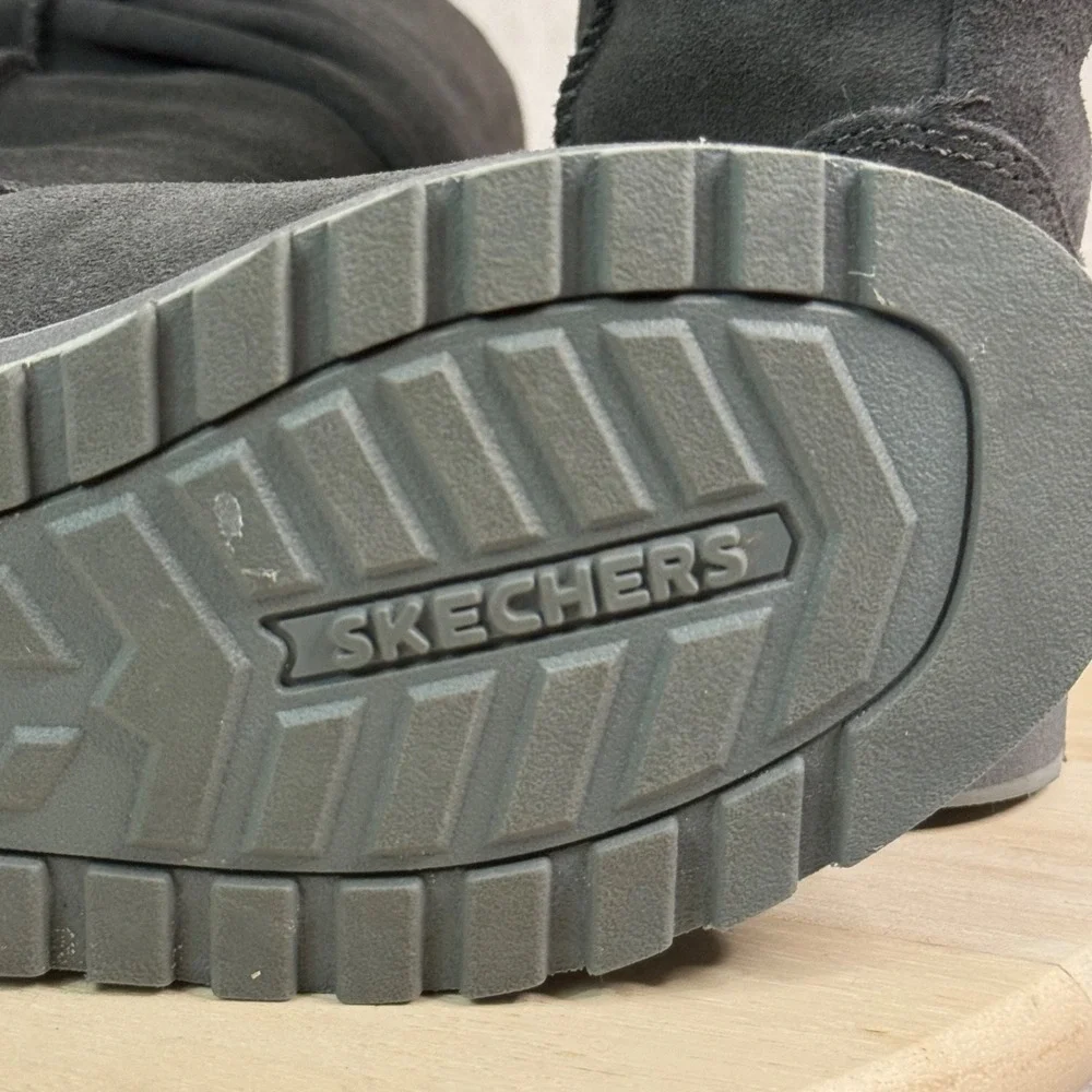 SKECHERS Women's Boots Sz 5 Suede Keepsakes Freezing Point Slouch Faux Fur Shoes